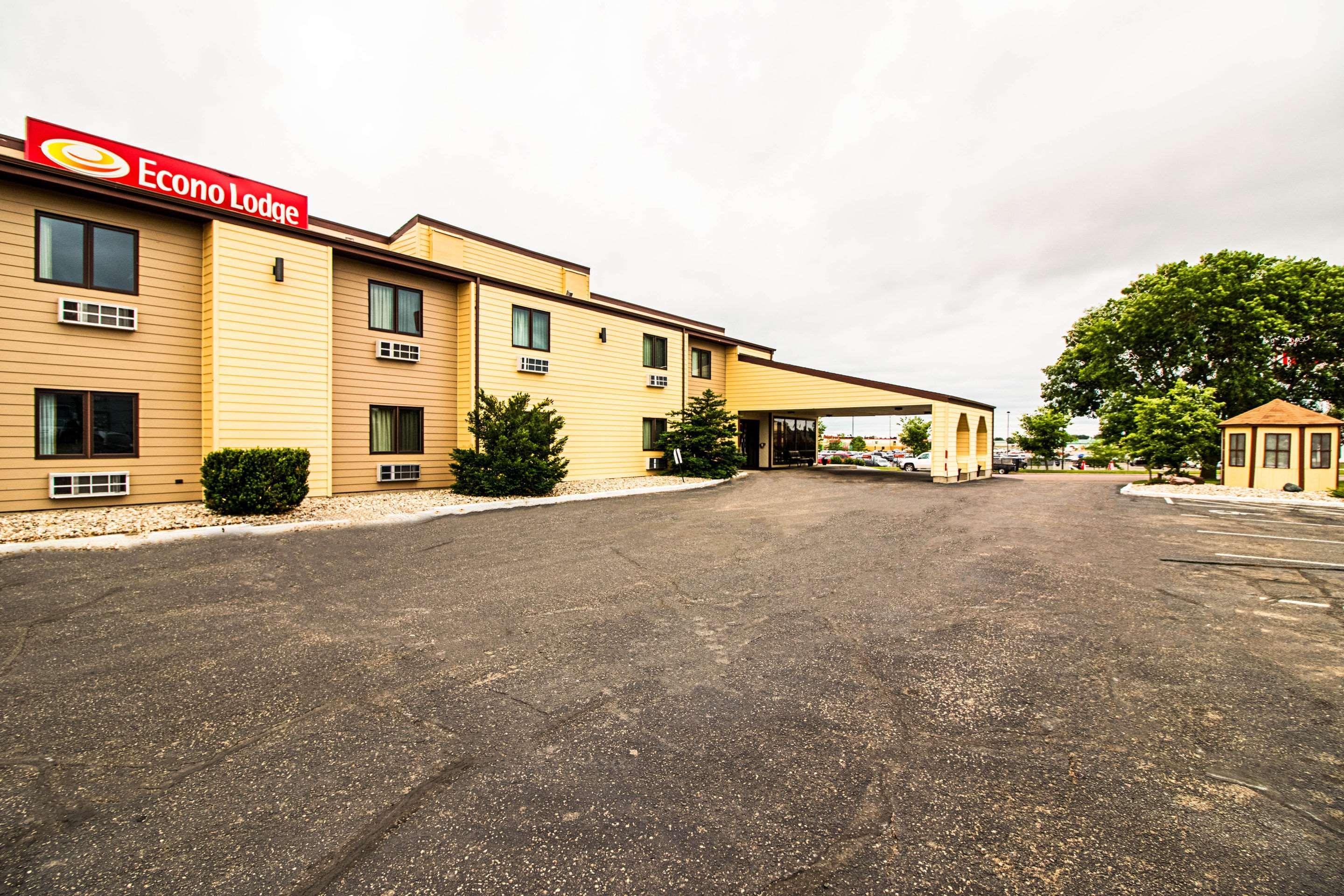 Econo Lodge Watertown Exterior photo