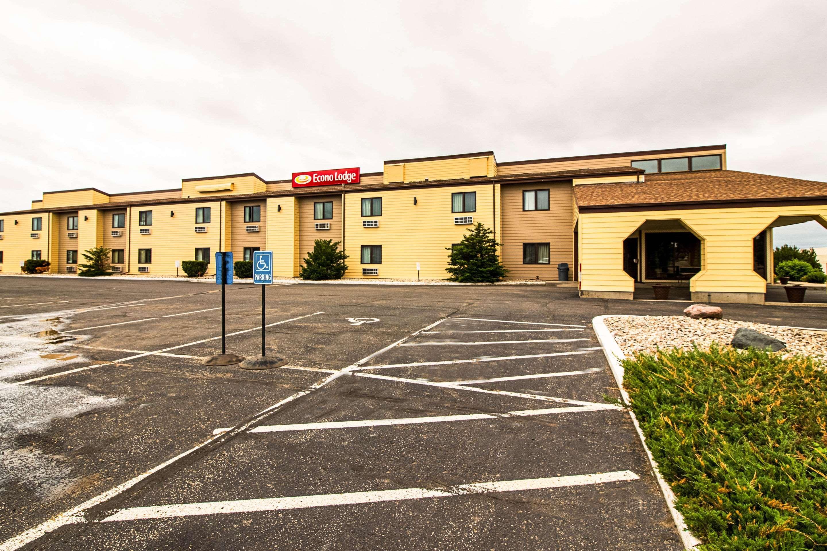 Econo Lodge Watertown Exterior photo